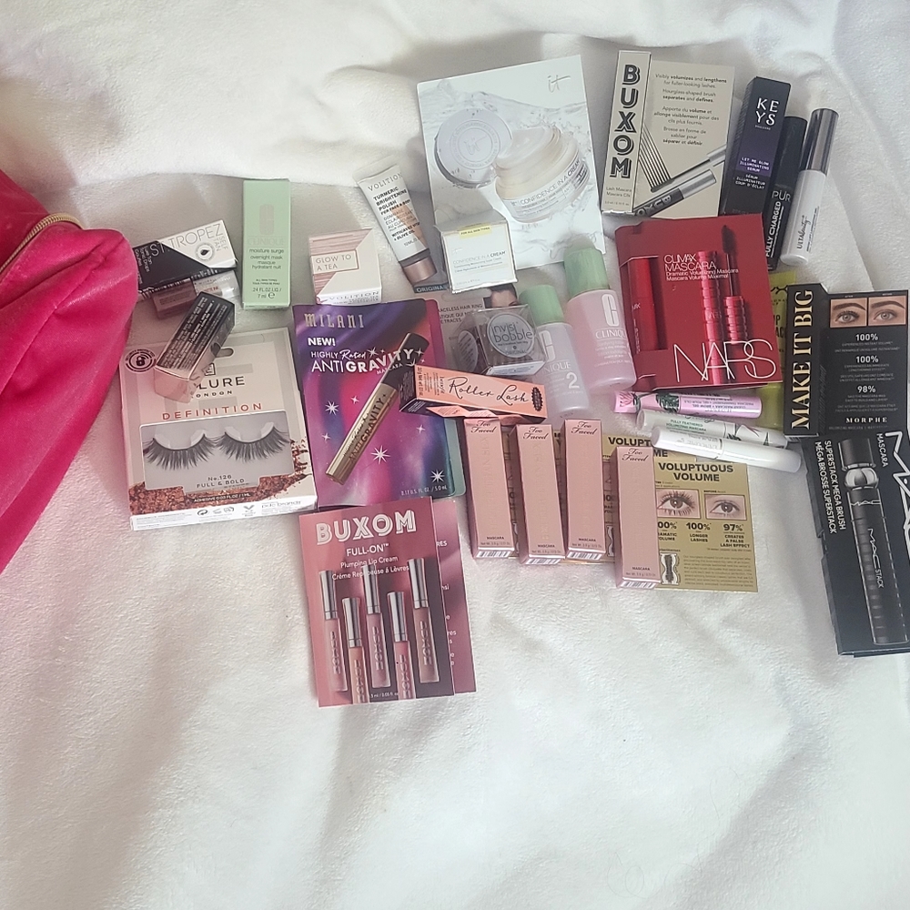 Eyelure eyelashes, invisiboble, makeup bagBuxom, Mac, NYX, Clinique and more